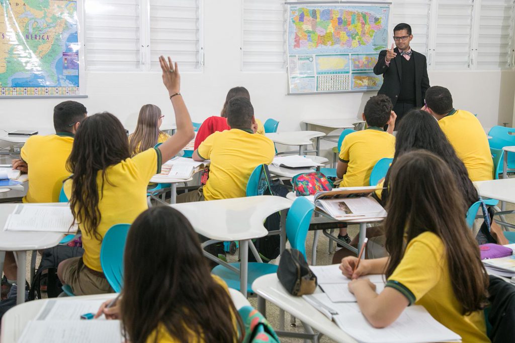 Escuela Elemental y Superior Antolina Vélez